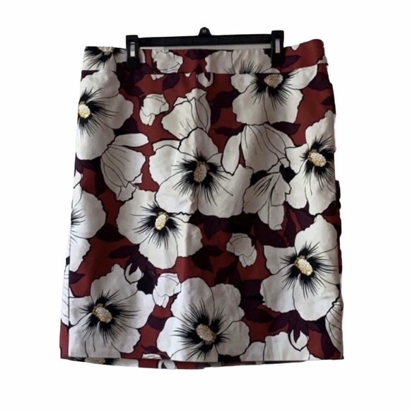 Ann Taylor Factory Dresses & Skirts - hP] ANN TAYLOR RED DOGWOOD FLORAL SKIRT